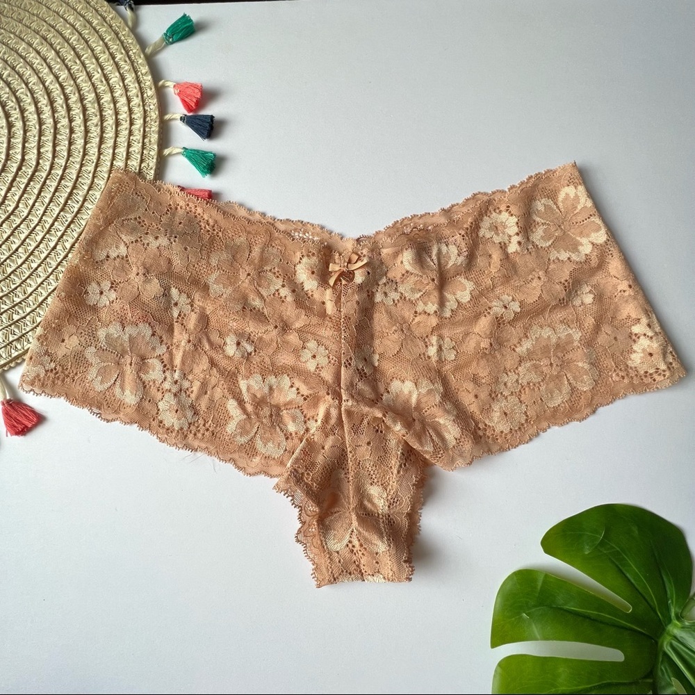 Victoria's Secret Body By Victoria Lace Shortie Panty Beige Large NEW